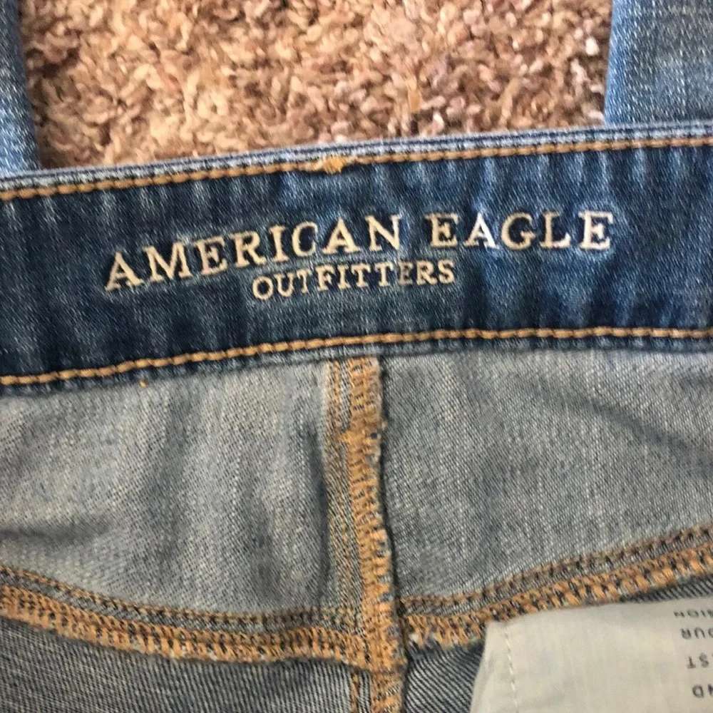 American Eagle Distressed Button Fly Tom girl Jeans L8 - Picture 5 of 8
